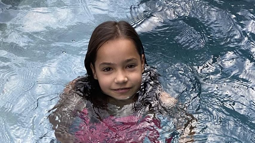 Fiona Lowe schwimmt