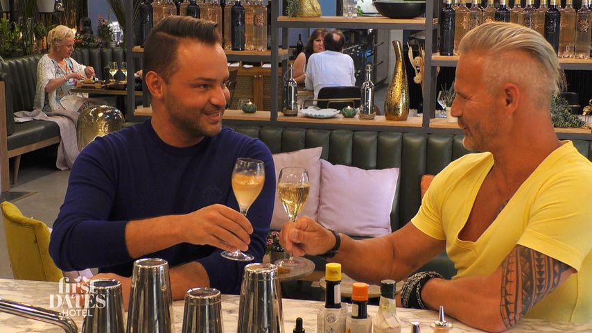 Emil Kusmireks Ex Steffen flirtet bei "First Dates Hotel"