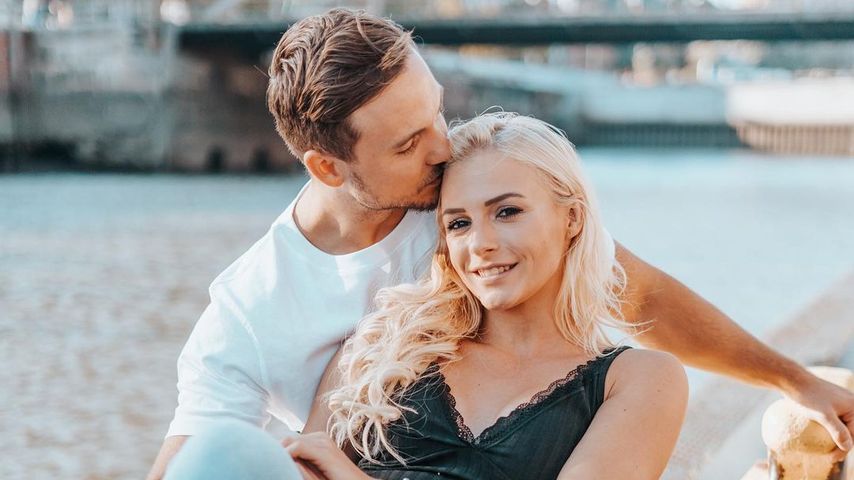 Nach Babytod: FitnessOskar und Mandy in Kinderwunschklinik