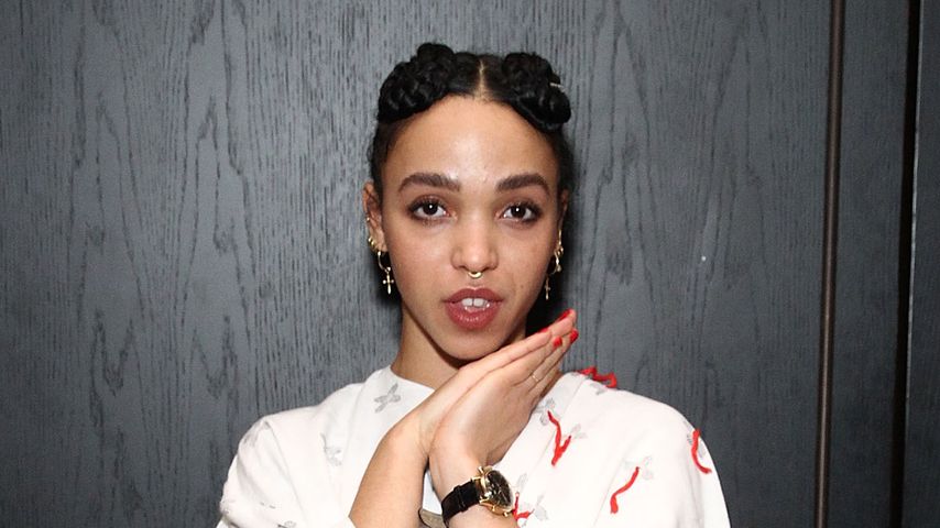 Flexible FKA Twigs fesselt mit neuem Bondage-Clip