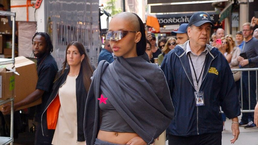 Top oder Flop? FKA Twigs trägt einen außergewöhnlichen Look
