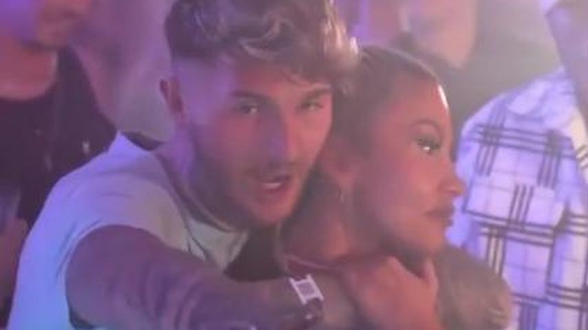 "Temptation Island V.I.P."-Christina kuschelt mit Verführer