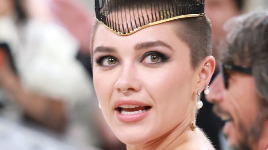Essen mit Freunden: Florence Pugh präsentiert neuen Buzz-Cut