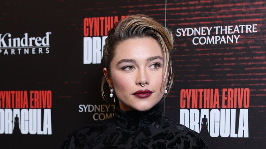 Florence Pugh bei der Premiere von "Dracula" im Noel Coward Theatre in London