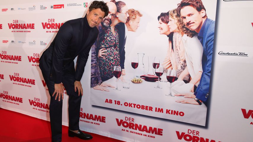 Florian David Fitz erforscht nackt & alt die Welt
