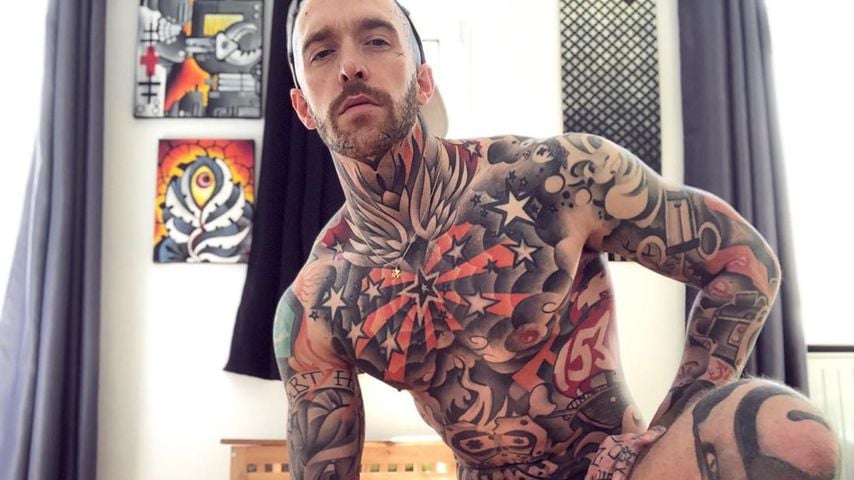 "Viel Geld": "Prince Charming"-Flo zeigt krassen Tattoo-Body