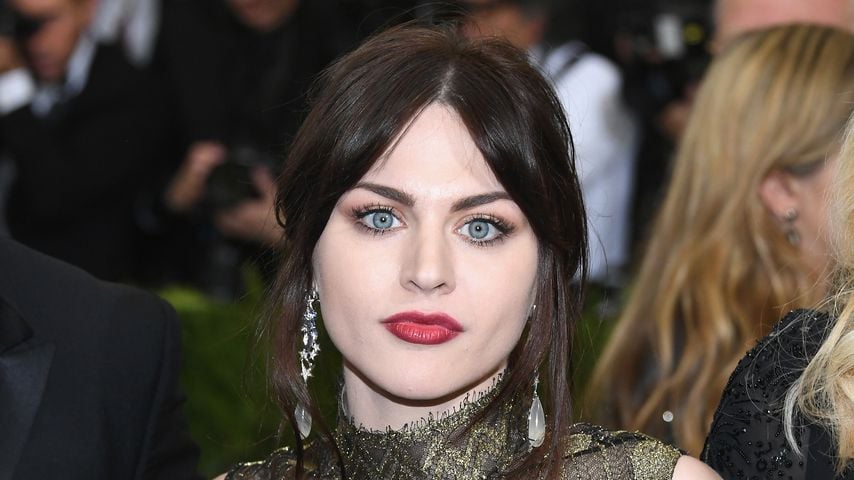 Frances Cobain endlich geschieden! Der Kampf ums Geld bleibt