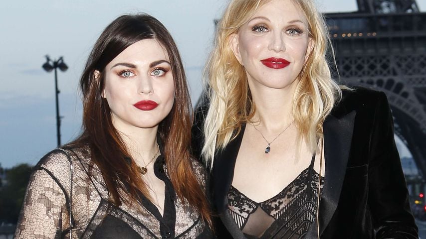 Frances Bean und Courtney Love in Paris 2017
