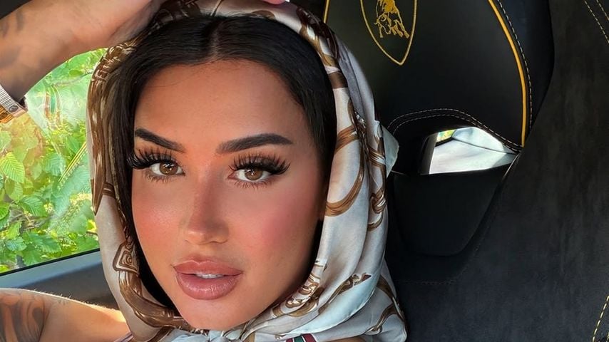 Lamborghini von Francesca Morgese mit Farbe beschmiert