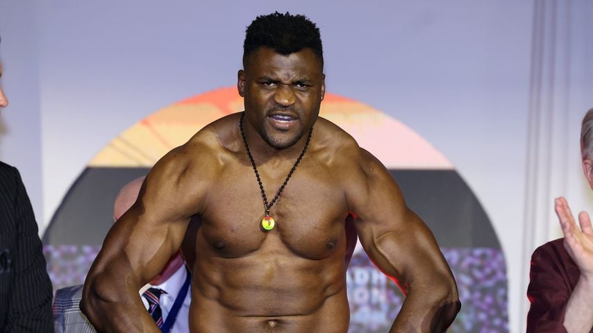 Francis Ngannoum, MMA-Kämpfer