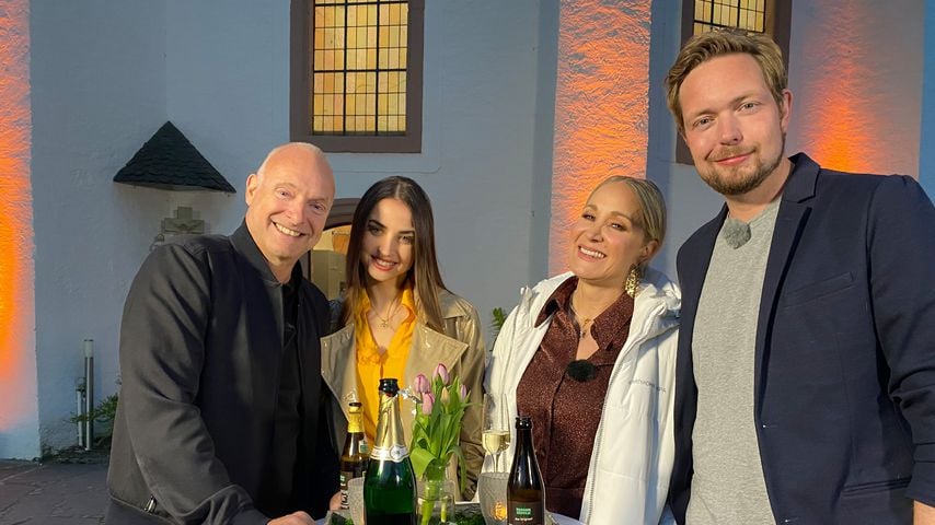 Frank Buschmann, Ekatarina Leonova, Janine Kunze, Bastian Bielendorfer beim "Wunschmenü der Stars"