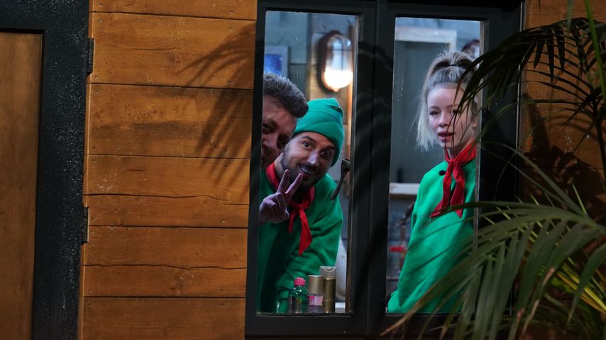 Frank Fussbroich, Mike Heiter und Zoe Saip im Tiny House der Dschungelshow
