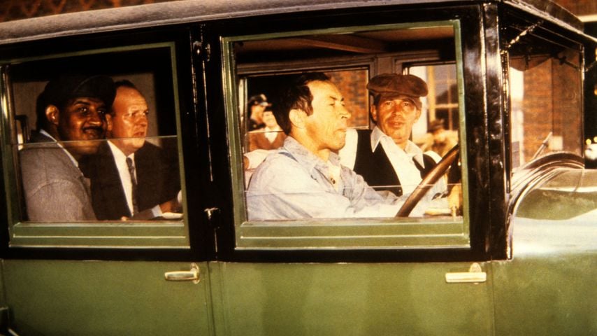 Frank McRae (l.) in "Dillinger"