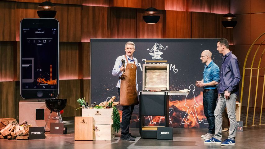 Frank Thelen und Michael Schunke und Mathias Dögel mit ihrem Willhelm Grill