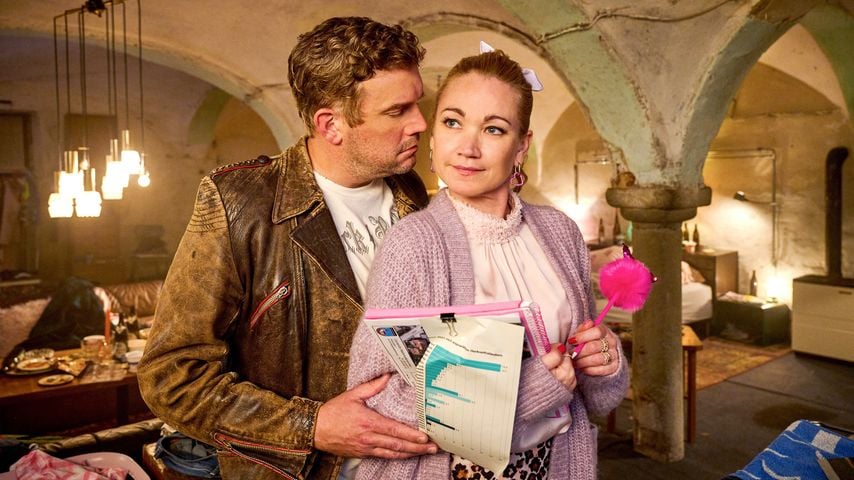 Sebastian Bezzel und Lisa Maria Potthoff als Franz und Susi in "Rehragout-Rendezvous"