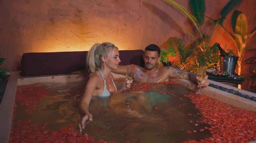 Trotz Korb: "Bachelor in Paradise"-Franzi wählt Max für Date