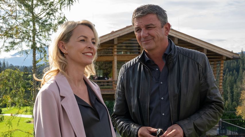 Simone Hanselmann und Hans Sigl in "Der Bergdoktor"