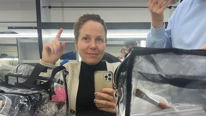 Franziska van der Heide macht Selfie