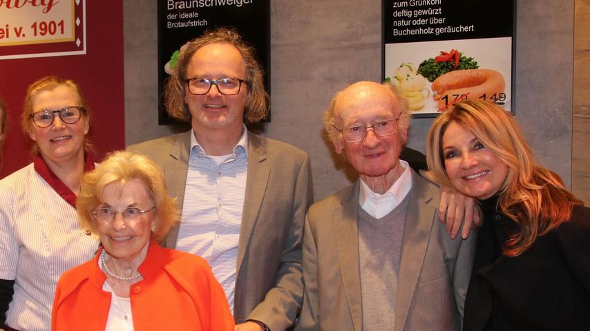 Frauke Ludowig und ihre Familie im Oktober 2024