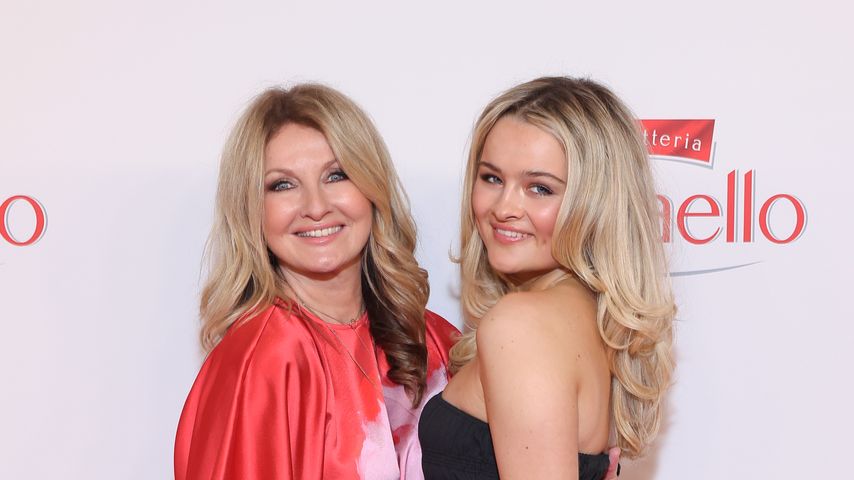 Frauke Ludowig und Tochter Nele im Juni 2024
