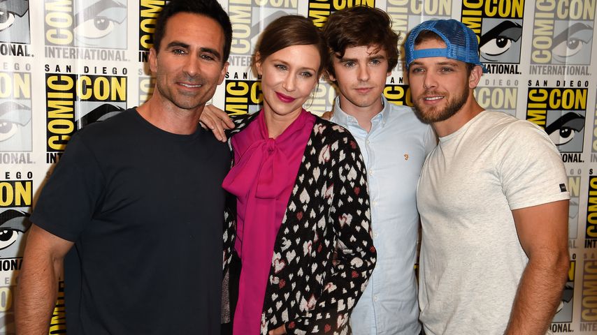 Freddie Highmore, Vera Farmiga und andere im Juli 2016