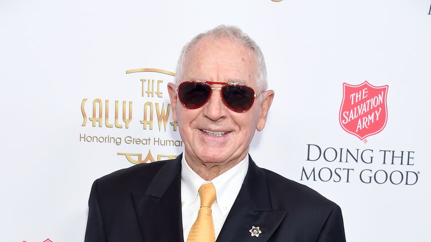 Frédéric von Anhalt geht mit Zsa Zsa Gabors Urne auf Reisen