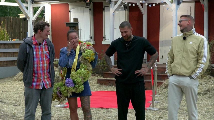 Fritz Wagner, Sandra Sicora, Gigi Birofio und Paco Herb in "Der Promihof"