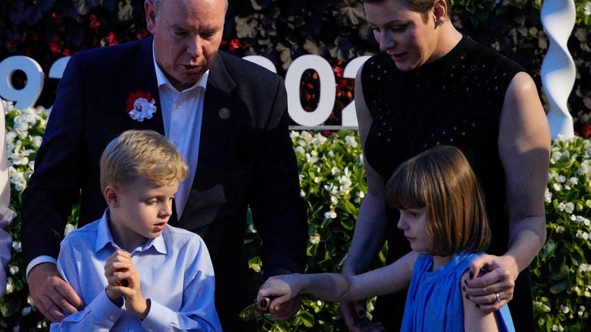 Fürst Albert II. von Monaco und Fürstin Charlène mit ihren Kindern Jacques und Gabriella