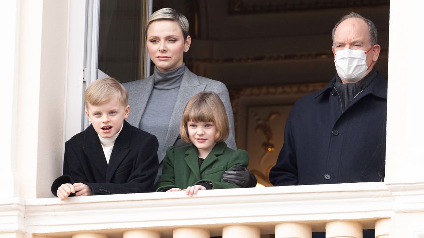 Fürstin Charléne, Fürst Albert und ihre Zwillinge im Januar 2023