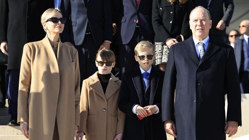 Fürstin Charlène, Prinzessin Gabriella, Prinz Jacques und Fürst Albert