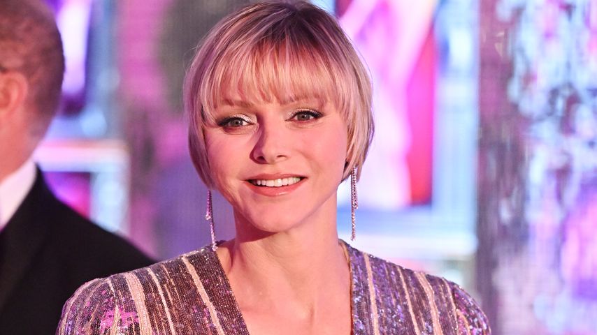 Überraschungsauftritt: Fürstin Charlène glänzt bei Rosenball