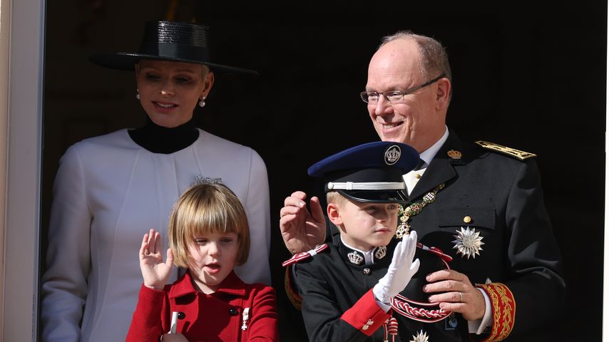 Fürstin Charlène und Albert mit ihren Zwillingen am Nationalfeiertag in Monaco im November 2022