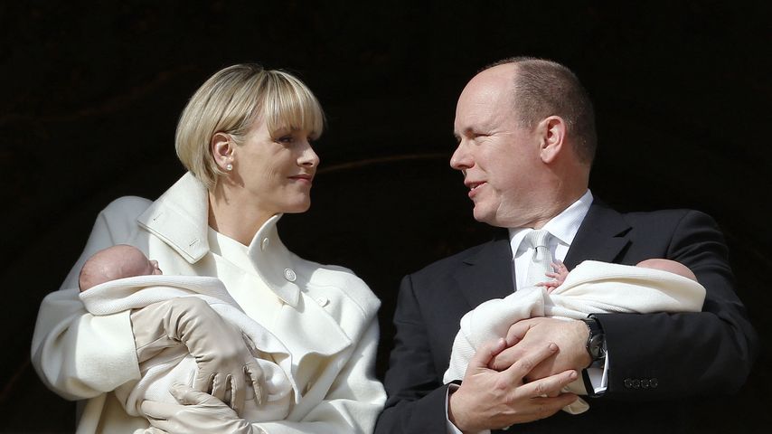 Fürstin Charlène und Fürst Albert von Monaco mit Prinz Jacques und Prinzessin Gabriella