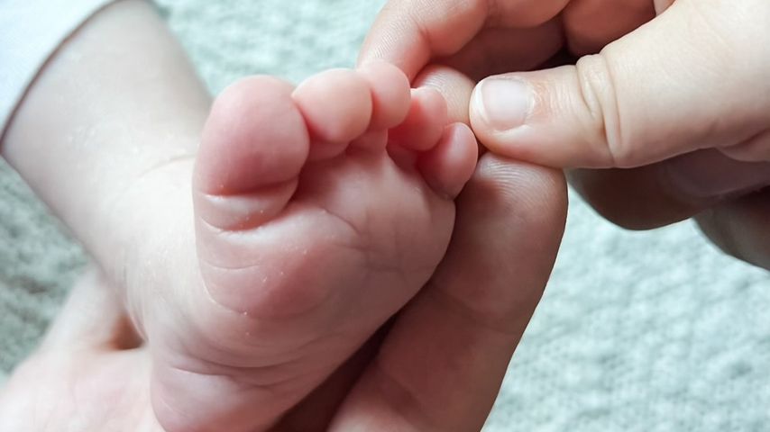 Fuß der Tochter Piper Rae von Drew Scott und Linda Phan