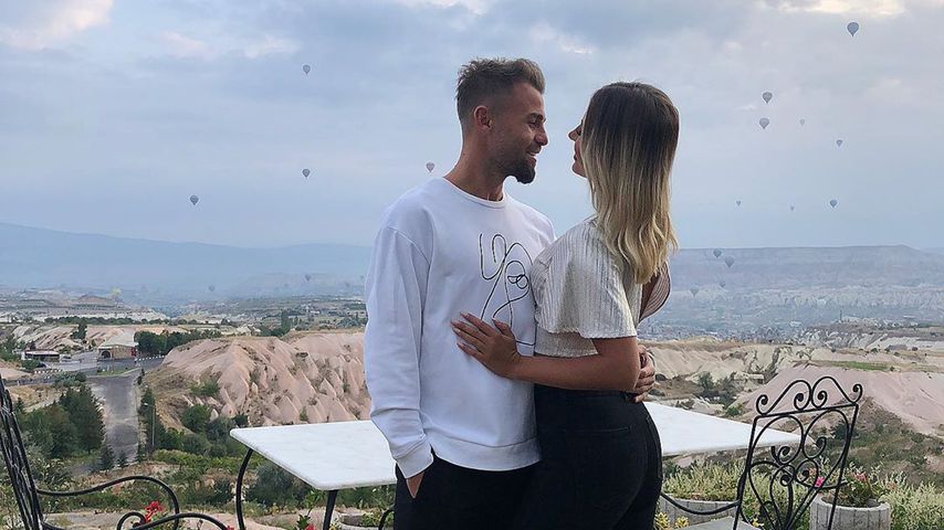 Fußballer Erdem Özgenç mit seiner Frau Lina