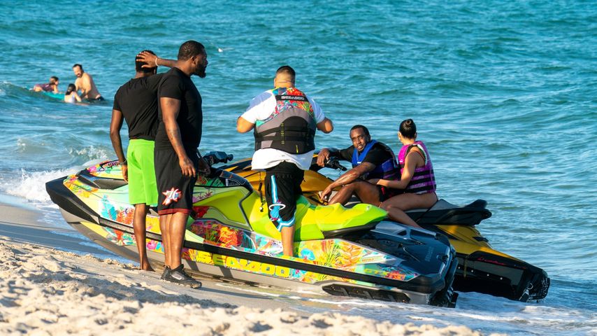 Future, Meek Mill, DJ Khaled, P. Diddy und seine unbekannte Begleitung in Miami, 2020