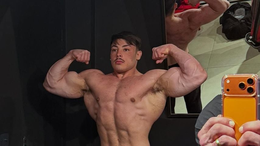 Fitness-Influencer (22) leblos in seiner Wohnung gefunden