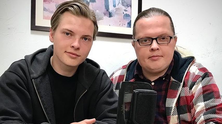 Zu fies? Gabriel Kelly reißt Witz auf Papa Angelos Kosten!