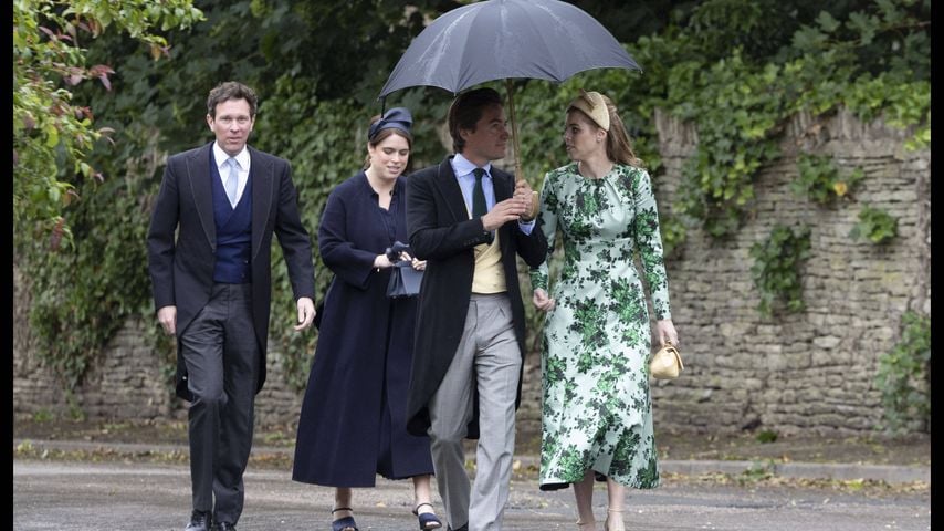 Prinzessinnen Beatrice und Eugenie treffen mit ihren Ehemännern zur Hochzeit von Peter Phillips und Harriet Sperling ein, 2026