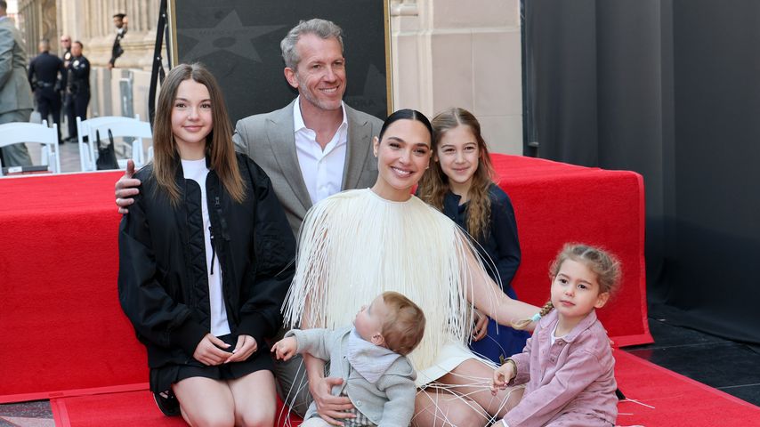 Gal Gadot mit ihrem Mann Yaron Varsano und den vier Kindern im März 2025
