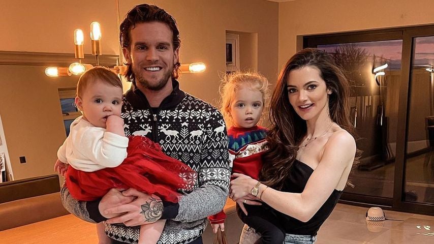 Gaz Beadle und Emma McVey mit ihren Kindern Chester und Primrose, Dezember 2020