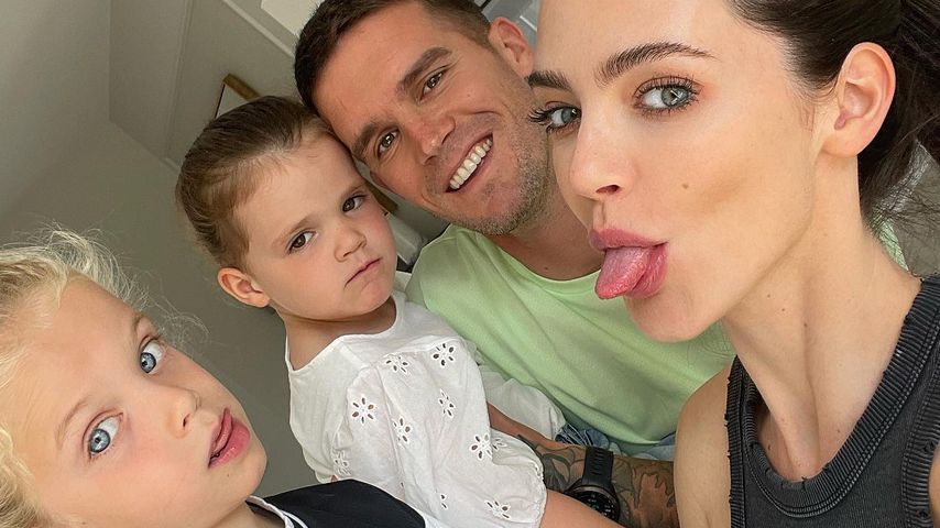 "Geordie Shore"-Star Gaz Beadle posiert mit seiner Familie