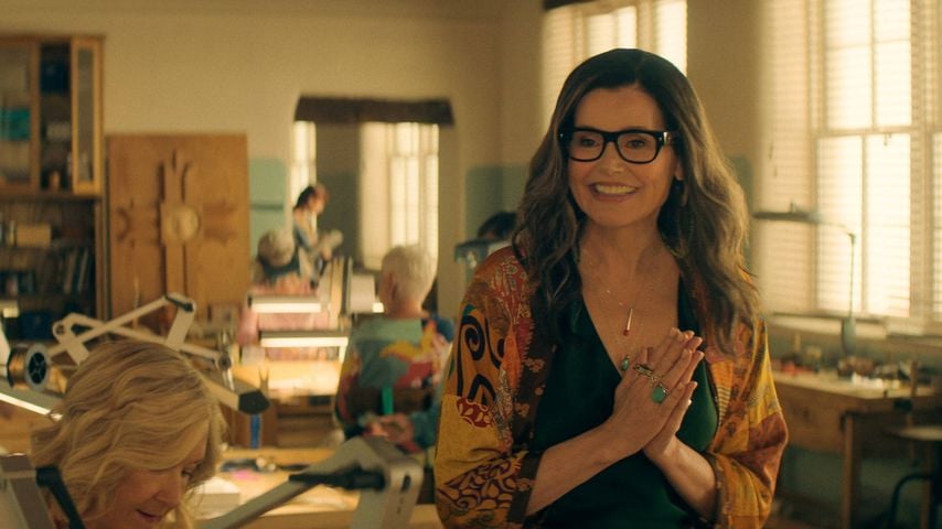 Geena Davis als Renee in der Netflix-Serie "The Boroughs"