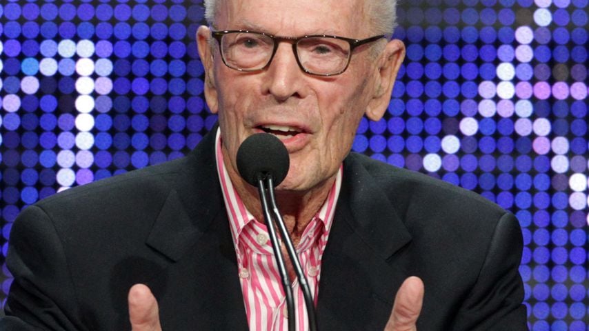 Gene Reynolds bekommt den "Heritage Award" für "M*A*S*H" in Beverly Hills im Juli 2010