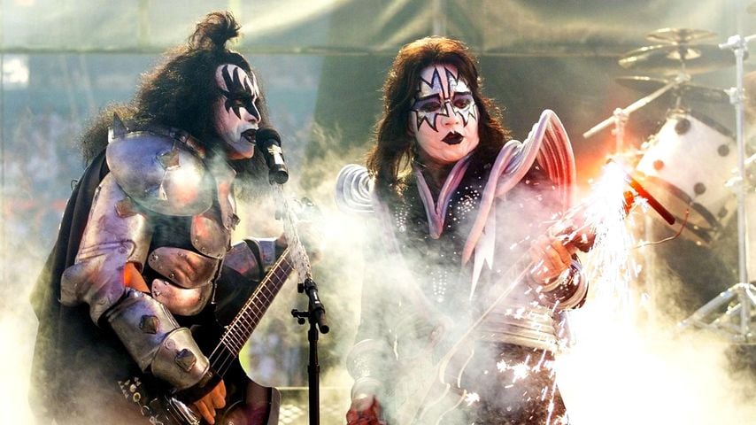 Gene Simmons und Ace Frehley beim Auftritt von KISS vor dem Super Bowl XXXIII in Miami, Januar 1999
