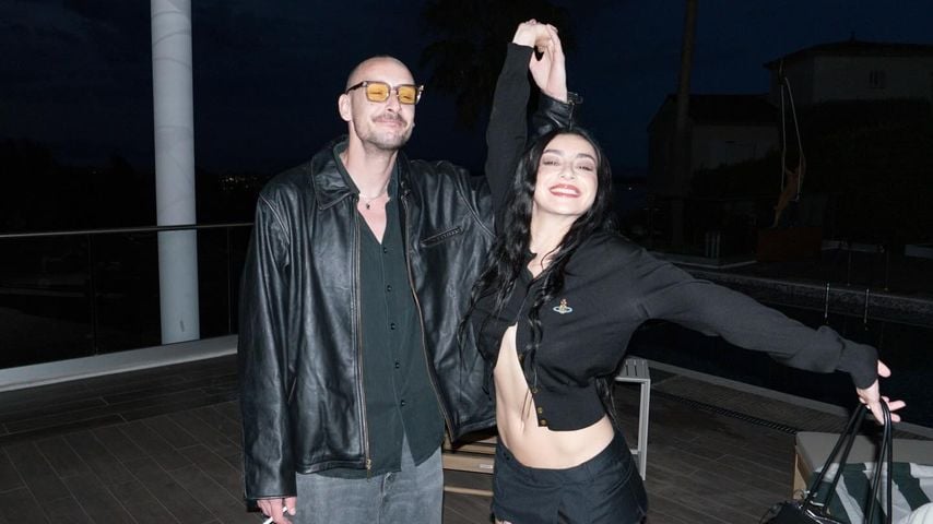 Mit Nacktbaden: So wild war Charli XCX' Hochzeitsparty