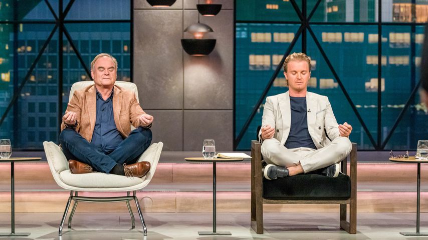 Georg Kofler und Nico Rosberg während des Pitches von not less but better