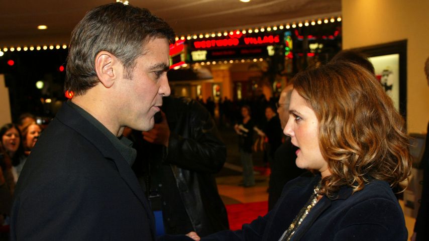 George Clooney und Drew Barrymore im Dezember 2002