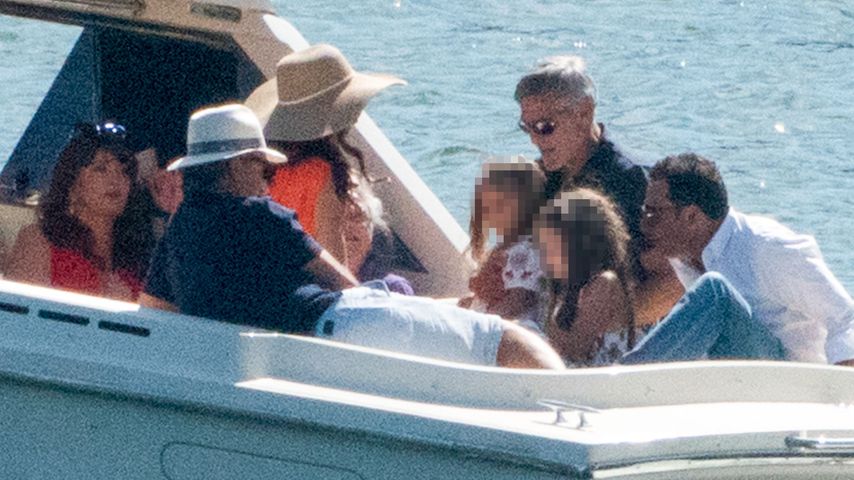 George und Amal Clooney, ihre Kids und ein paar Freunde am Comer See im August 2021