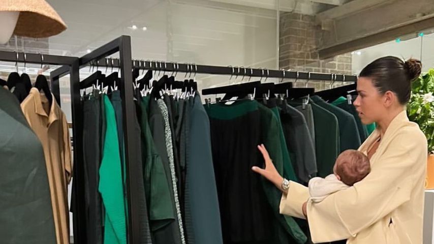 Georgia Fowler mit ihrer Tochter bei einem Mode-Event